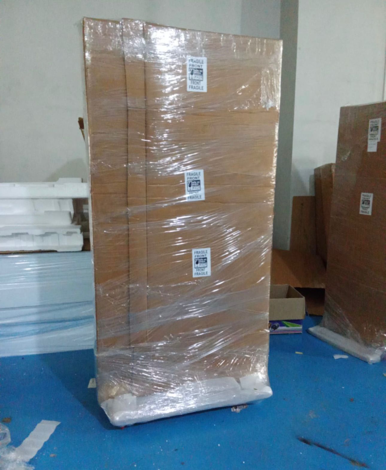 Floor Standing Digital Advertising Display Screen | LED Digital Signage Standee