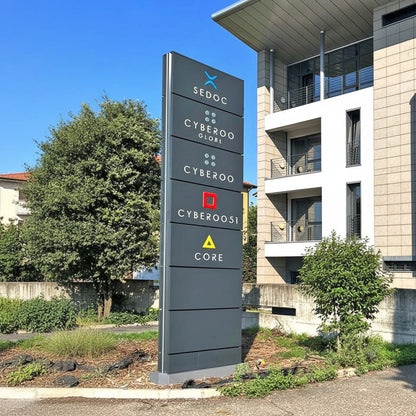 Outdoor Wayfinding Signage Totem Board for Campus, Commercial Spaces & Directional Display Sign